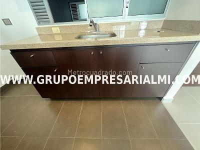 Apartamento de 2 alcobas en arriendo en Patio Bonito, Medellín, 90 m² · foto 8 de 20
