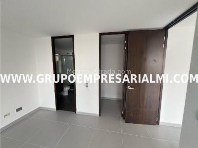 Apartamento de 2 alcobas en arriendo en Patio Bonito, Medellín, 90 m² · foto 12 de 20