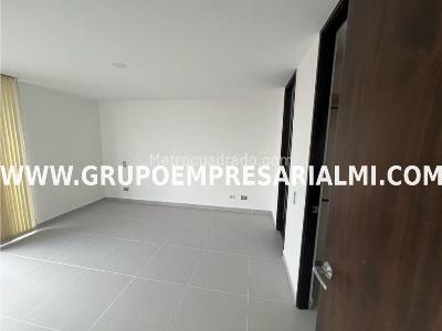Apartamento de 2 alcobas en arriendo en Patio Bonito, Medellín, 90 m² · foto 15 de 20