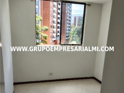 Apartamento de 3 alcobas en arriendo en Belen, Medellín, 86 m² · foto 17 de 20