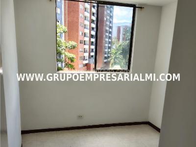 Apartamento de 3 alcobas en arriendo en Belen, Medellín, 86 m² · foto 6 de 20