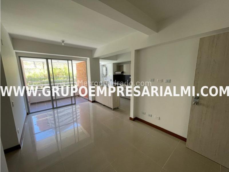 3BR Apartment for Rent in Calasanz with Private Parking