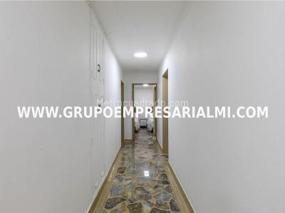 Casa de 3 alcobas en venta en Laureles, Medellín, 197 m² · foto 10 de 20