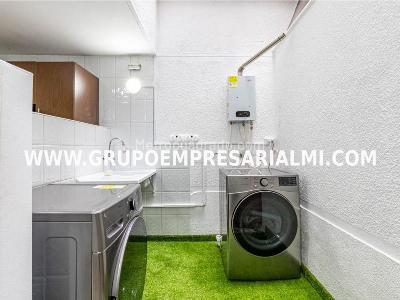 Casa de 3 alcobas en venta en Laureles, Medellín, 197 m² · foto 19 de 20