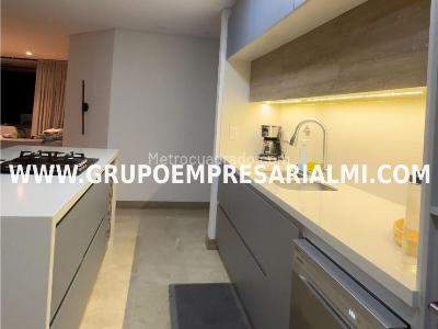Apartamento de 3 alcobas en venta en Laureles, Medellín, 161 m² · foto 2 de 13