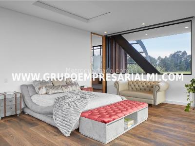 Casa de 5 alcobas en venta en Altos De Palmas, Envigado, 1153 m² · foto 3 de 20