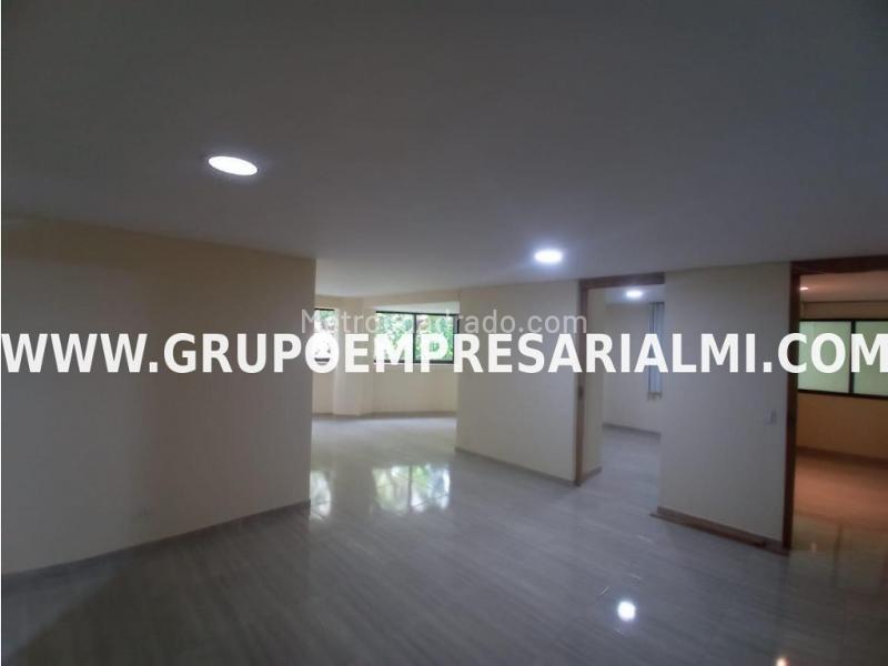 Apartamento Cómodo de 3 Alcobas en El Poblado