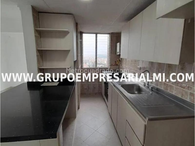 Apartamento de 3 Alcobas en La Almería, Laureles (Arriendo) - 2