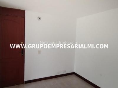 Apartamento de 2 alcobas en arriendo en Villa Carlota, Medellín, 74 m² · foto 10 de 20