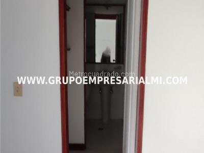 Apartamento de 2 alcobas en arriendo en Villa Carlota, Medellín, 74 m² · foto 12 de 20