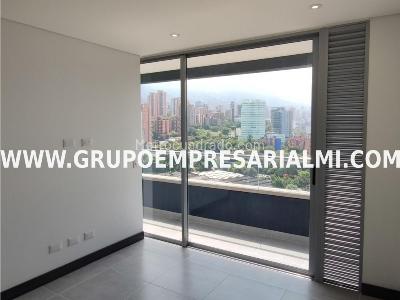 Apartaestudio en arriendo en El Poblado, Medellín, 52 m² · foto 2 de 20