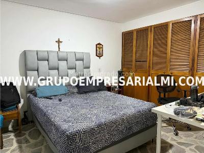 Apartamento de 3 alcobas en venta en Laureles, Medellín, 120 m² · foto 8 de 20