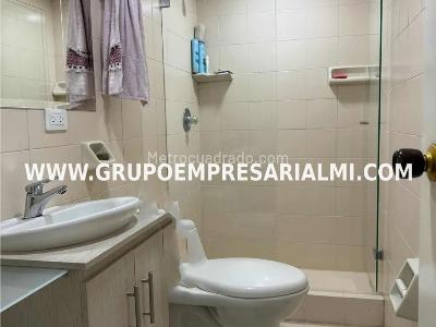 Apartamento de 3 alcobas en venta en Laureles, Medellín, 120 m² · foto 10 de 20