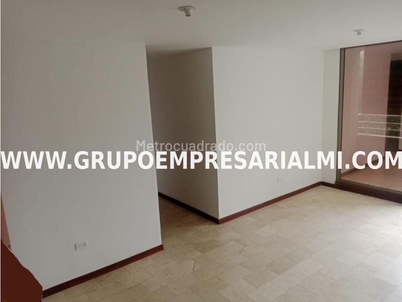 Modern 3BR Apartment in El Tesoro - 2
