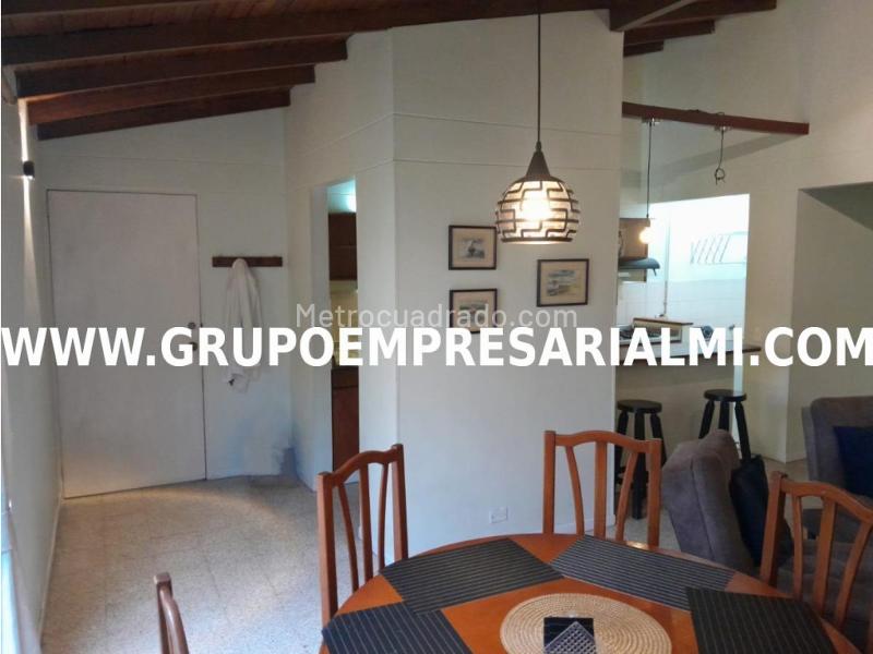 Apartamento Amplio de 3 Alcobas con Cocina Moderna en Laureles - 6