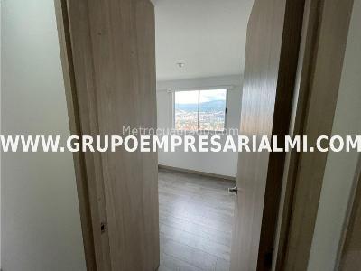 Apartamento de 3 alcobas en venta en Calasanz, Medellín, 77 m² · foto 9 de 20