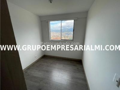 Apartamento de 3 alcobas en venta en Calasanz, Medellín, 77 m² · foto 10 de 20