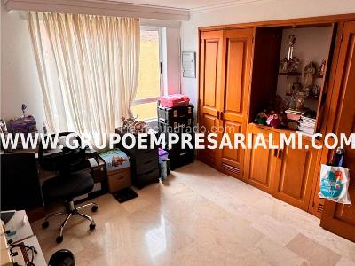 Apartamento de 3 alcobas en venta en Laureles, Medellín, 160 m² · foto 15 de 20