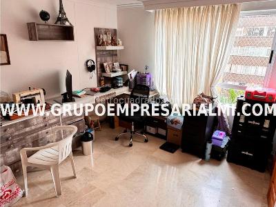 Apartamento de 3 alcobas en venta en Laureles, Medellín, 160 m² · foto 16 de 20