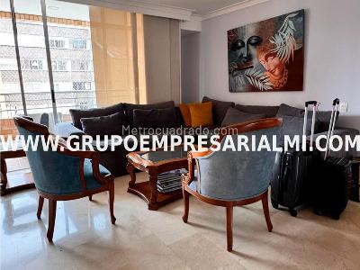 Apartamento de 3 alcobas en venta en Laureles, Medellín, 160 m² · foto 2 de 20