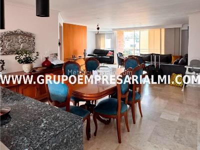 Apartamento de 3 alcobas en venta en Laureles, Medellín, 160 m² · foto 3 de 20