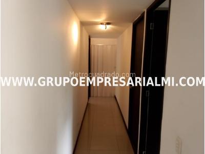 Apartamento de 3 alcobas en arriendo en Laureles, Medellín, 117 m² · foto 17 de 20