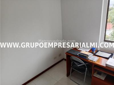 Apartamento de 3 alcobas en venta en El Dorado, Envigado, 68 m² · foto 13 de 20