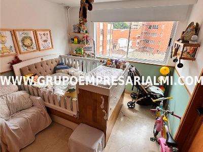 Apartamento de 3 alcobas en venta en Laureles, Medellín, 130 m² · foto 10 de 20