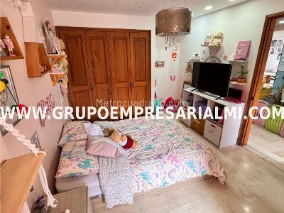 Apartamento de 3 alcobas en venta en Laureles, Medellín, 130 m² · foto 11 de 20