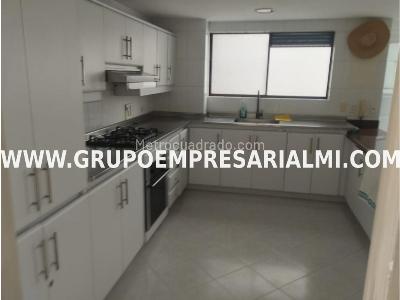 Apartamento en venta en El Poblado, Medellín · foto 2 de 20