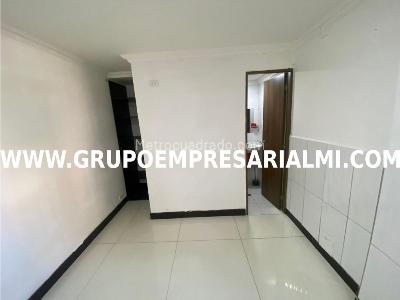 Apartaestudio en venta en Los Colores, Medellín, 30 m² · foto 3 de 17