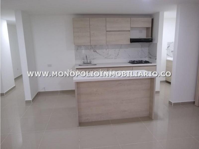 Apartamento Amplio de 3 Alcobas en Laureles (Los Almendros) - 2