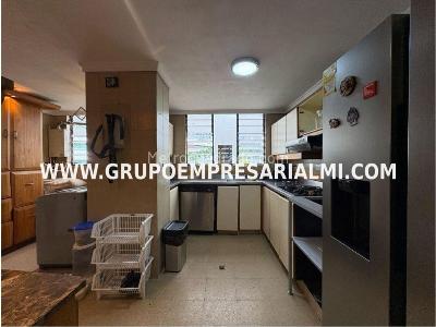Apartamento en venta en El Poblado, Medellín · foto 2 de 20