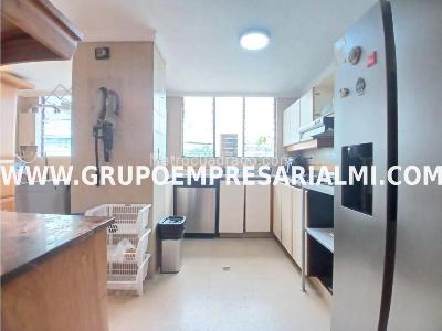 Apartamento en venta en El Poblado, Medellín · foto 4 de 20