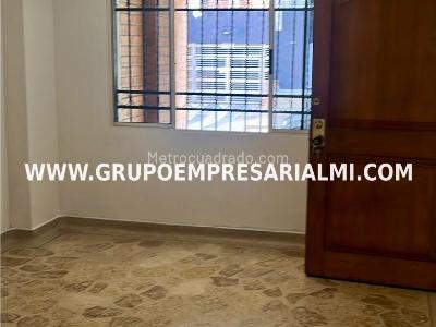 Apartaestudio en venta en Laureles, Medellín, 32 m² · foto 3 de 20