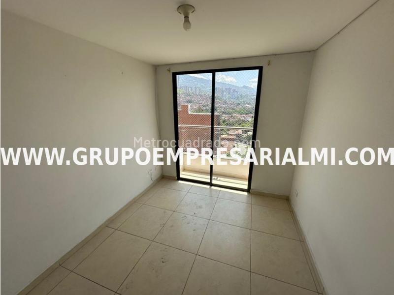 9th-Floor 2BR Apartment for Rent in La Amúrica - 2