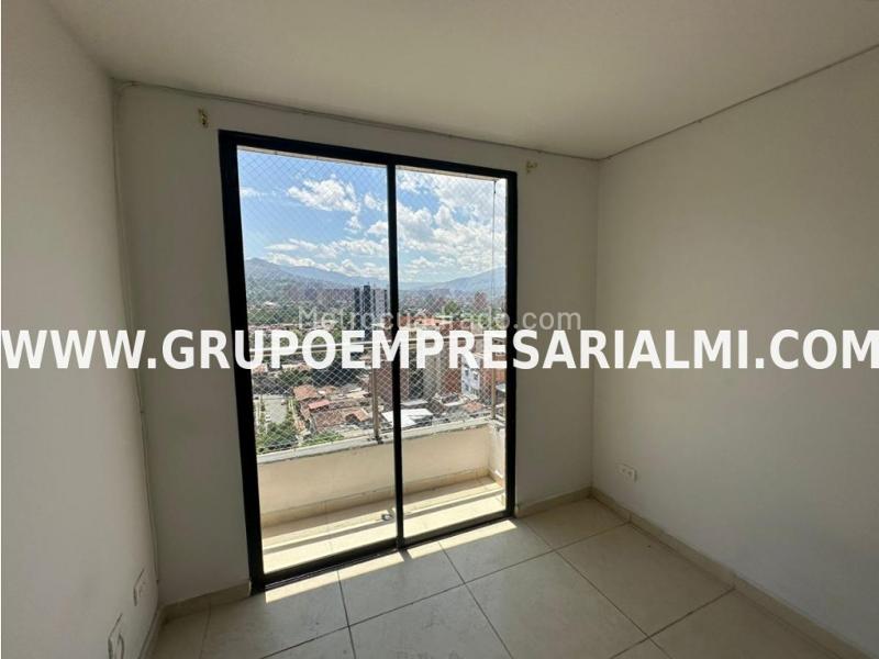 9th-Floor 2BR Apartment for Rent in La Amúrica - 3