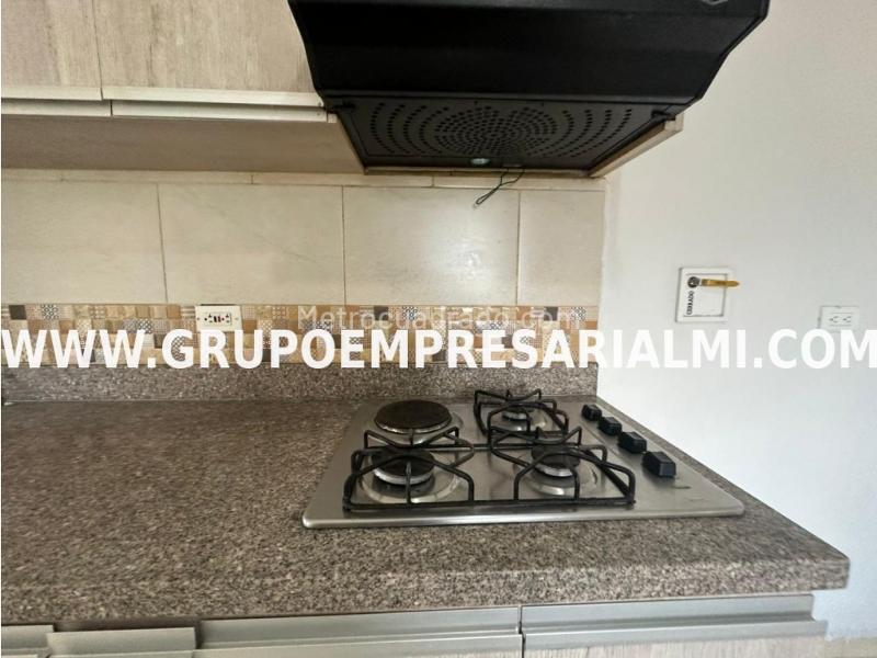 9th-Floor 2BR Apartment for Rent in La Amúrica - 7