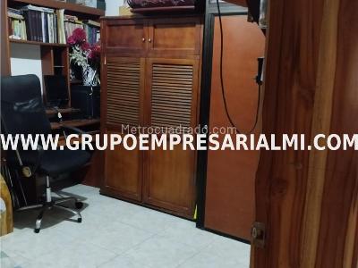 Casa de 4 alcobas en venta en Castilla, Medellín, 416 m² · foto 5 de 20