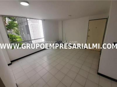Apartamento en arriendo en El Poblado, Medellín · foto 2 de 20