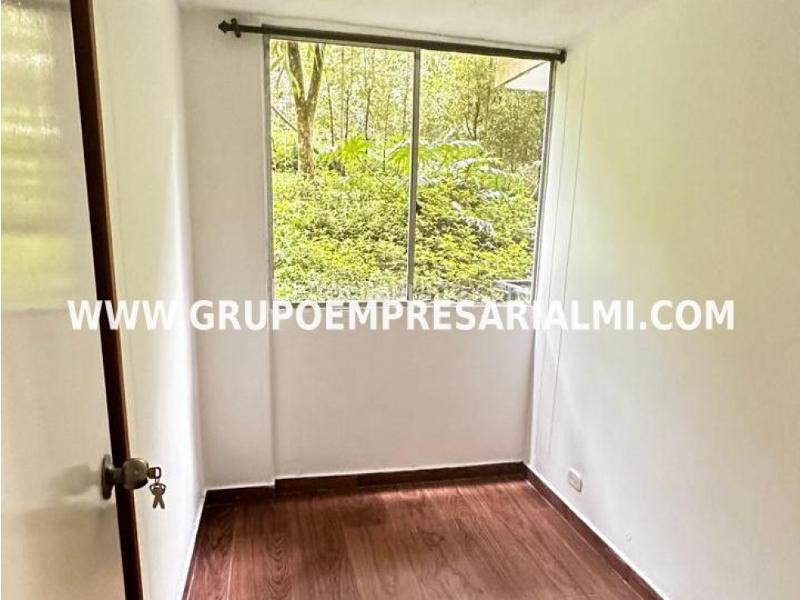 Apartamento Espectacular de 3 Alcobas en Loma del Indio, El Poblado - 4