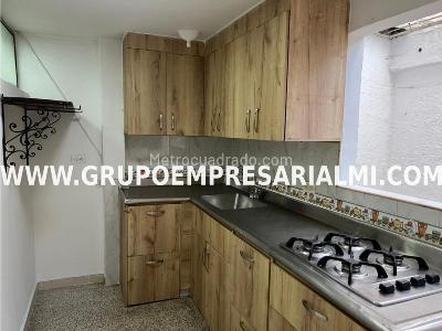 Casa de 3 alcobas en venta en Castilla, Medellín, 85 m² · foto 3 de 20