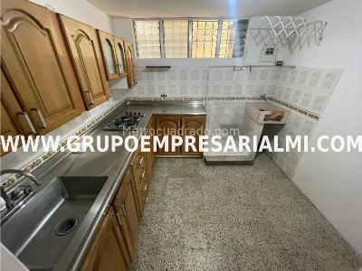Apartamento en arriendo en La America, Medellín · foto 3 de 20