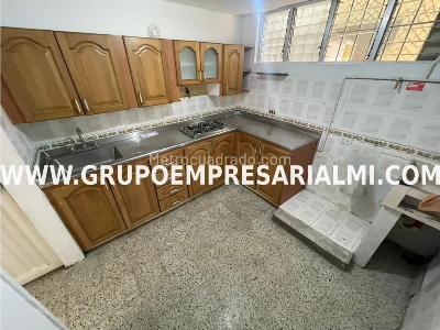 Apartamento en arriendo en La America, Medellín · foto 4 de 20