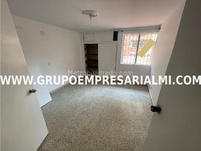 Apartamento en arriendo en La America, Medellín · foto 5 de 20