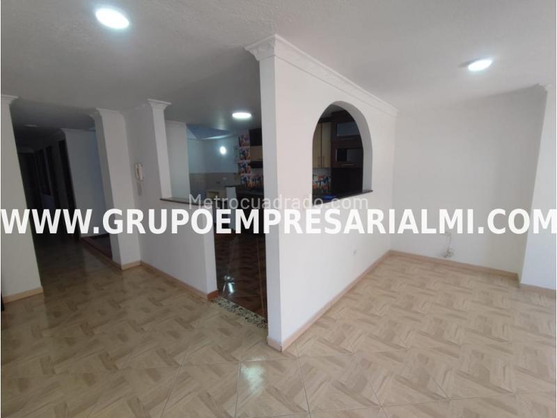 Apartamento en Arriendo de 3 Alcobas en San Joaquín (Estrato 5) - 2
