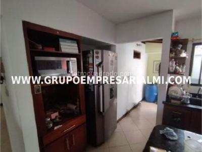 Apartamento de 3 alcobas en venta en Estadio, Medellín, 247 m² · foto 4 de 20