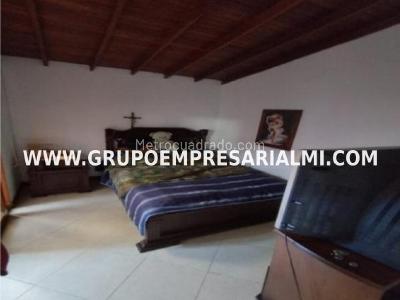 Apartamento de 3 alcobas en venta en Estadio, Medellín, 247 m² · foto 5 de 20