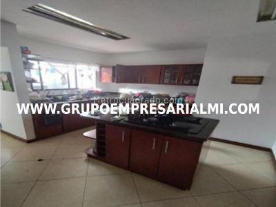 Apartamento de 3 alcobas en venta en Estadio, Medellín, 247 m² · foto 12 de 20