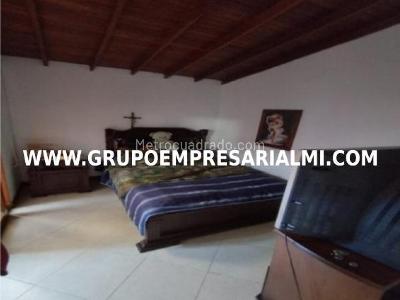Apartamento de 3 alcobas en venta en Estadio, Medellín, 247 m² · foto 14 de 20